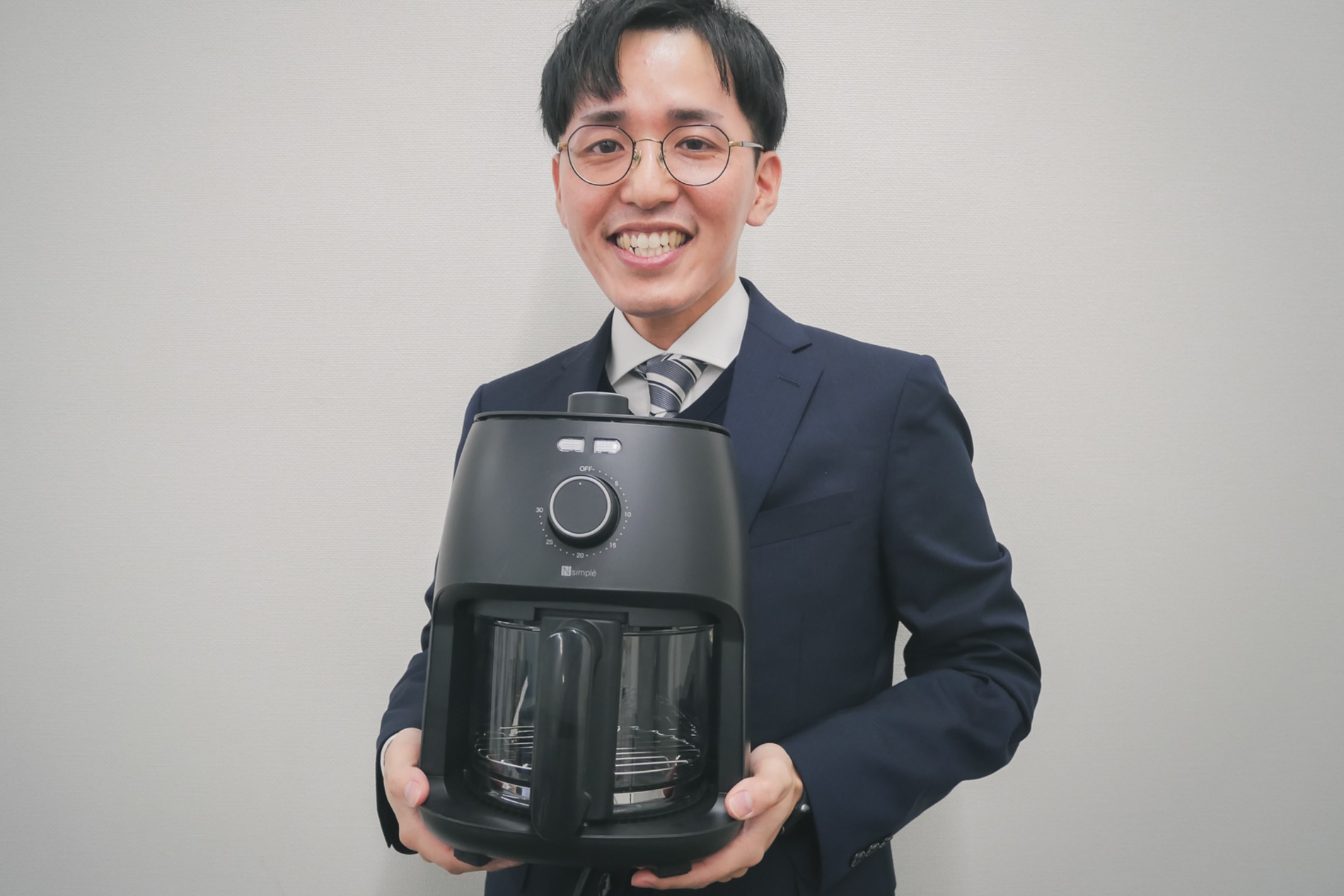 「中が見えて調理しやすいノンオイルフライヤー」を持つ担当者