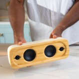 竹を使ったポータブルスピーカーの画像