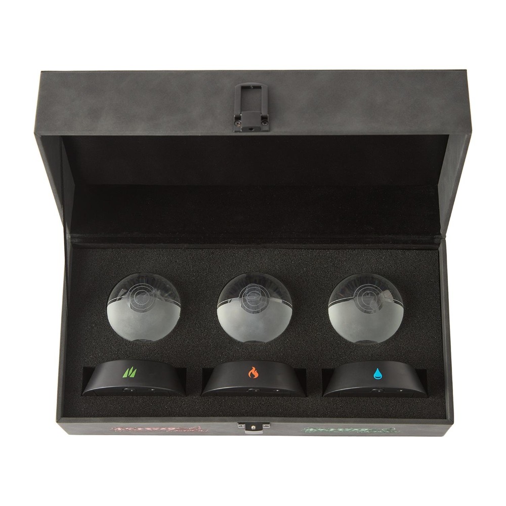 ガラス製モンスターボールオブジェ