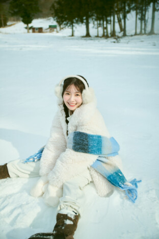 実熊瑠琉、初フォトスタイルブック刊行へ　“彼女感”あふれる温泉街での笑顔