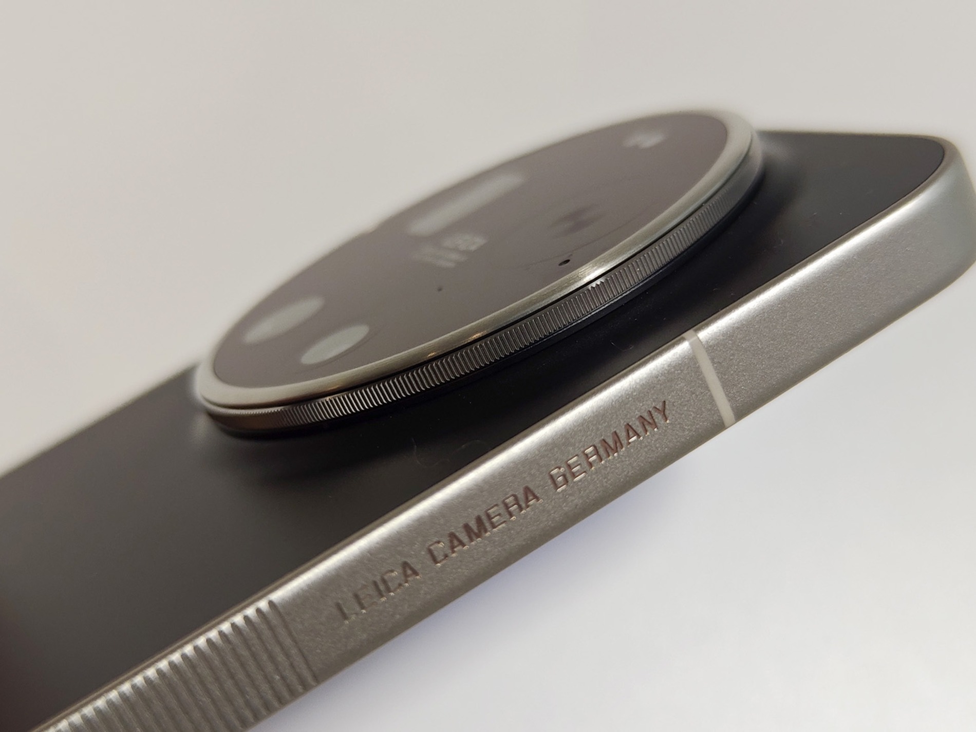 カメラリングの周りは回転する