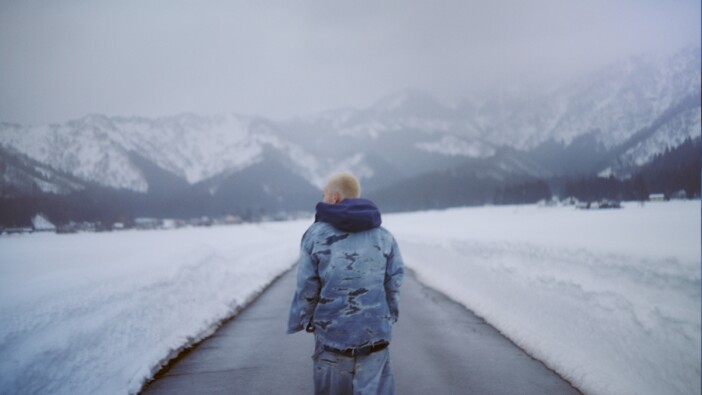 YUSII、Ryosuke “Dr.R” Sakai迎えた新曲「GNOME」配信リリース　雪原の中で本人が歌うMV公開も