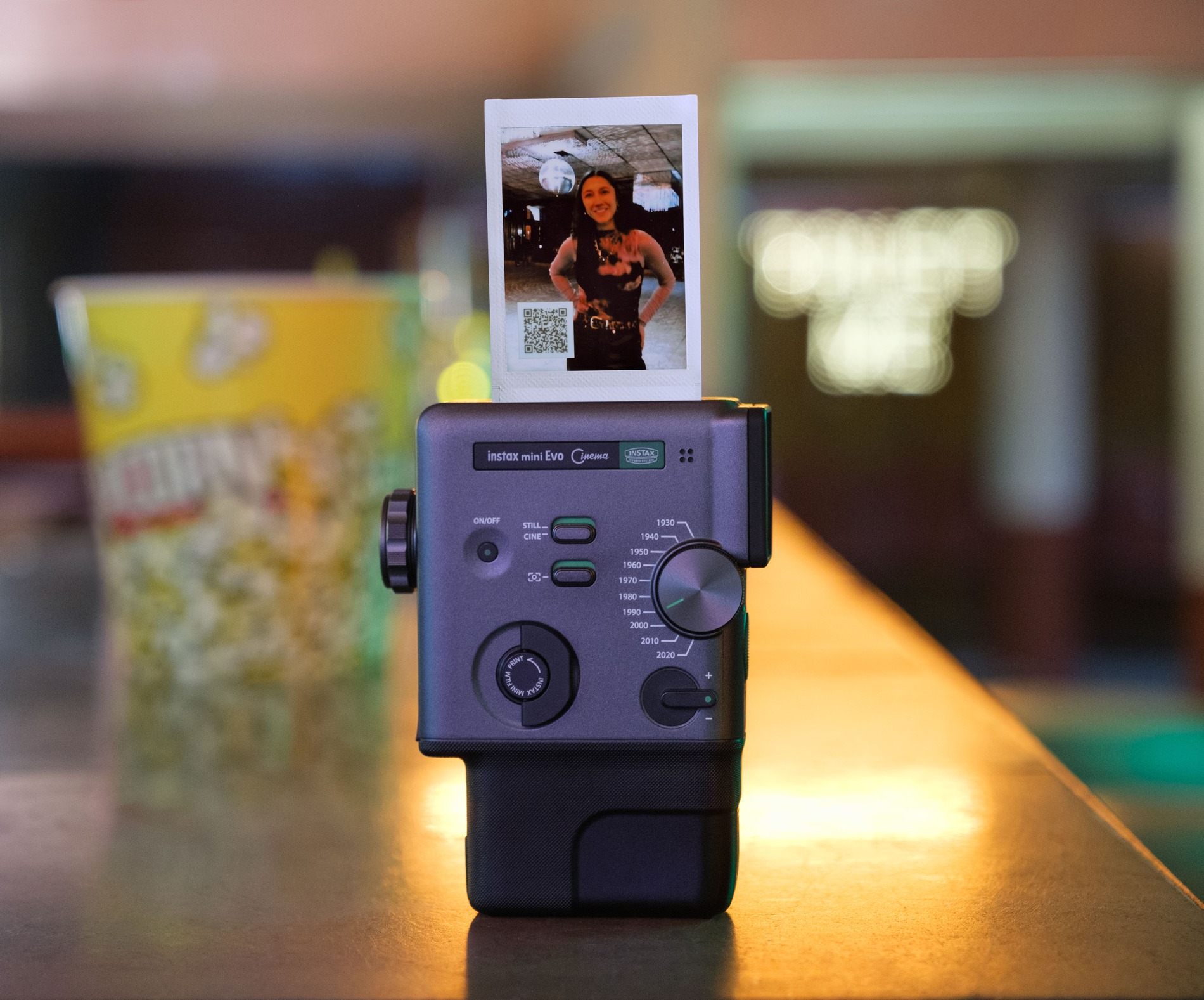 『instax mini Evo Cinema』
