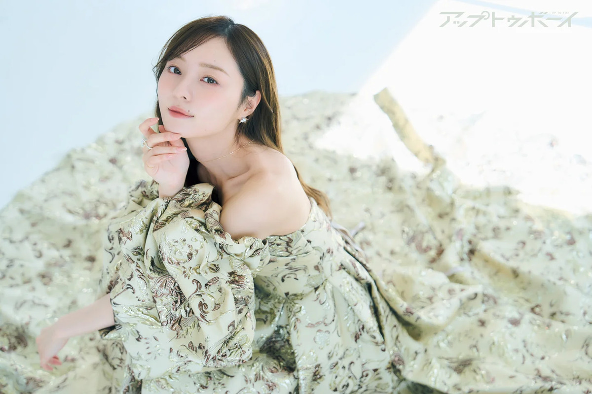 梅澤美波が表紙『アップトゥボーイ 』の画像