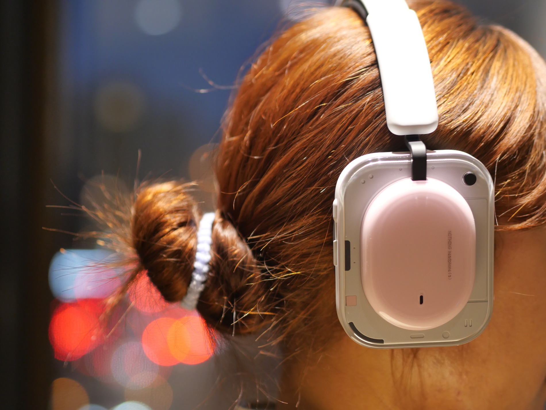 唯一無二「Nothing」最新ヘッドホンの画像