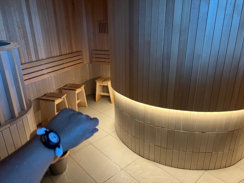 「サ時計」を付けて「MAALI」