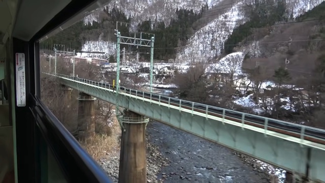 「青春18きっぷ」で3日間旅をしたスーツ