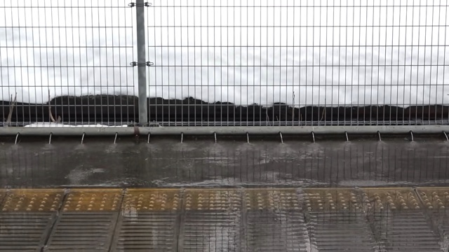 「青春18きっぷ」で3日間旅をしたスーツ