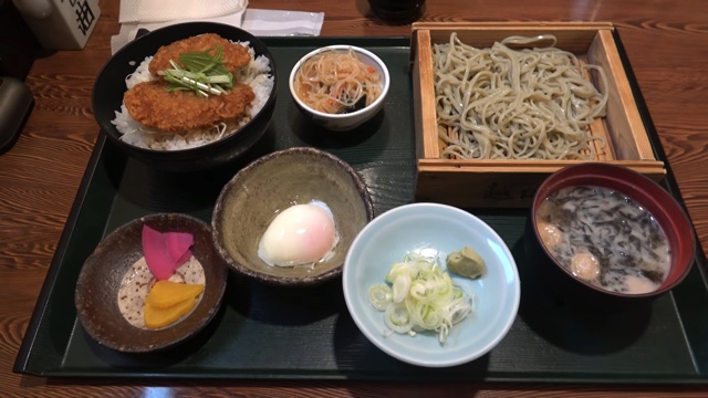 「青春18きっぷ」で3日間旅をしたスーツ