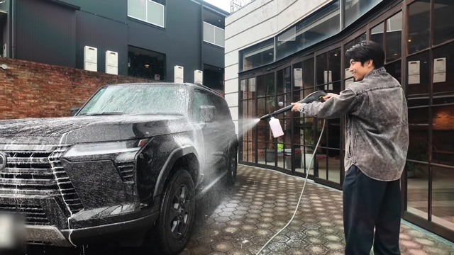 中尾明慶の愛車愛車「レクサス GX 550 OVERTRAIL+」