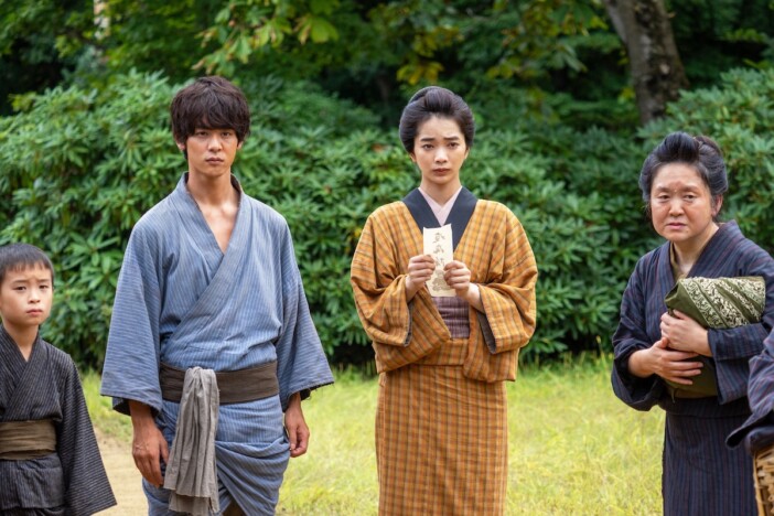 『風、薫る』第2話、りん(見上愛)や虎太郎(小林虎之介)の暮らす村で異変が起きる