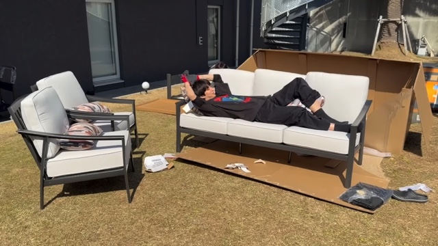 ヴィラ風にリフォームしたはじめしゃちょーの自宅の庭