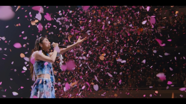 milet、日本武道館公演『Ray of Water』映像商品リリース　「The Story of Us」ライブ映像公開も