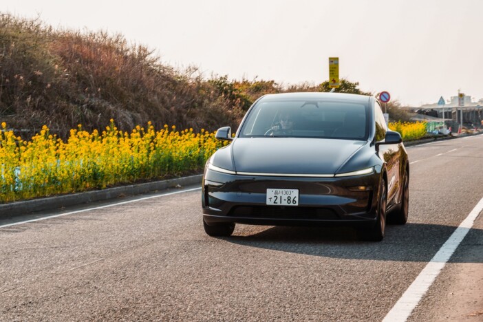 テスラ『Model Y』を南房総で実走レビュー　ハンドルを握り実感した「世界で売れ続ける理由」と「EV旅行の楽しさ」