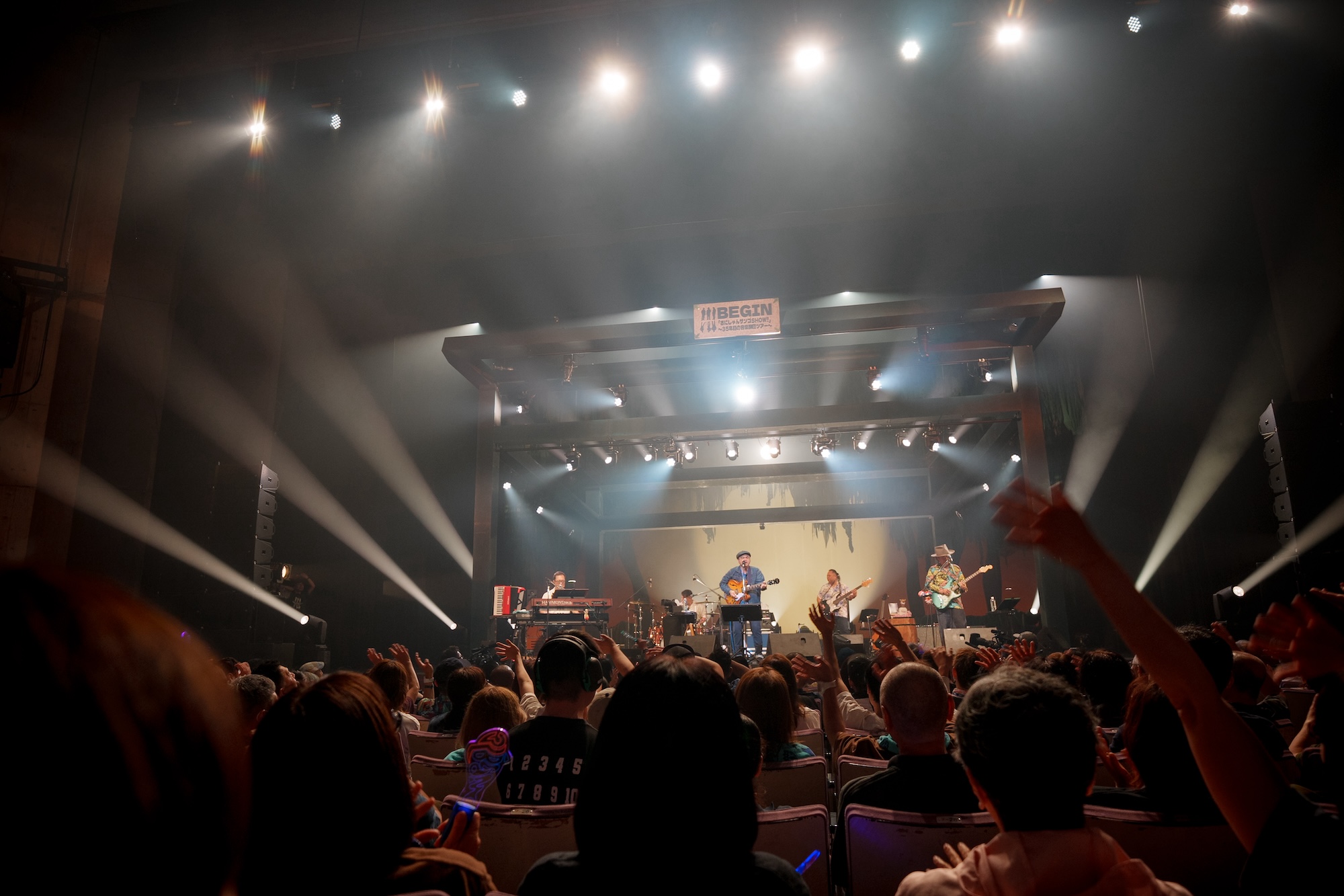 BEGIN、35周年記念全国ホールツアー全35公演完走　各地の映画館では初のライブビューイングも開催の画像1-1