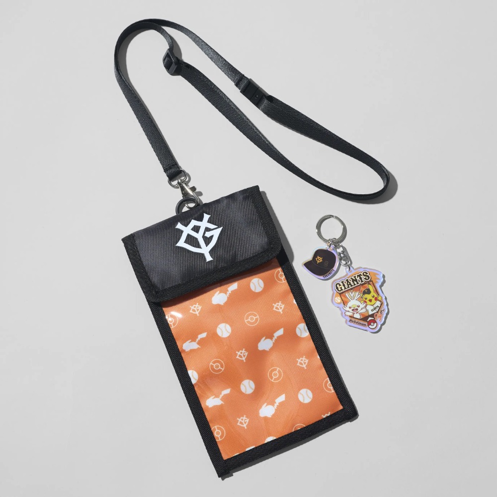 チケットホルダー、アクリルキーチェーン