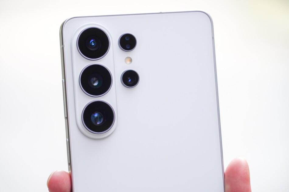 背面にある3つのカメラ