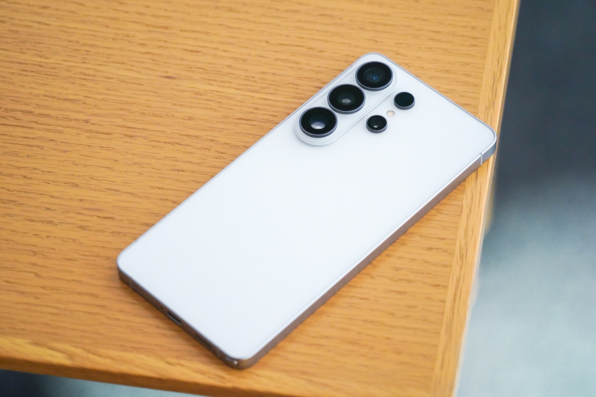 『Galaxy S26 Ultra』ホワイト