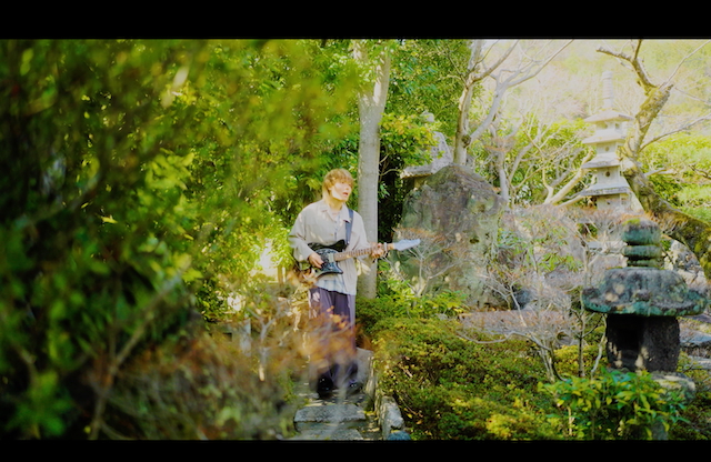 「春風」MVより