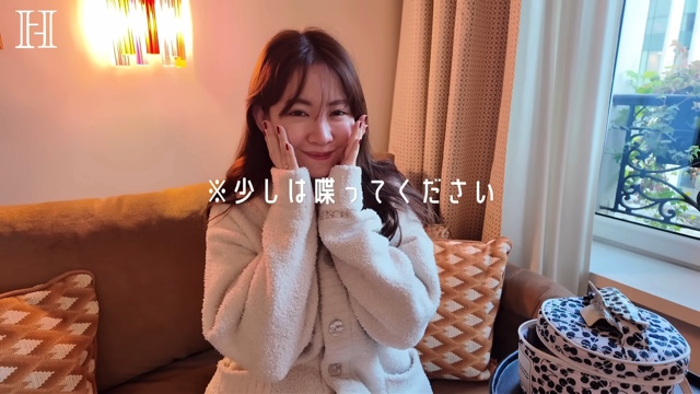 パリのホテルでメイクをする小嶋陽菜