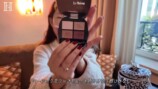 パリのホテルでメイクをする小嶋陽菜