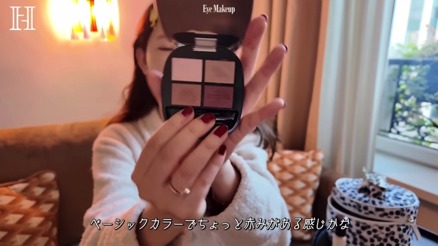 パリのホテルでメイクをする小嶋陽菜