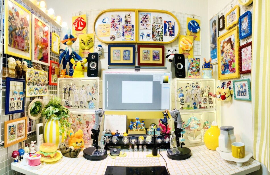 佐久間さのすけ、デスク紹介