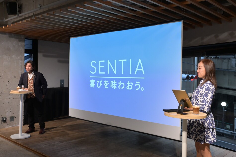 登壇し語る岩崎氏