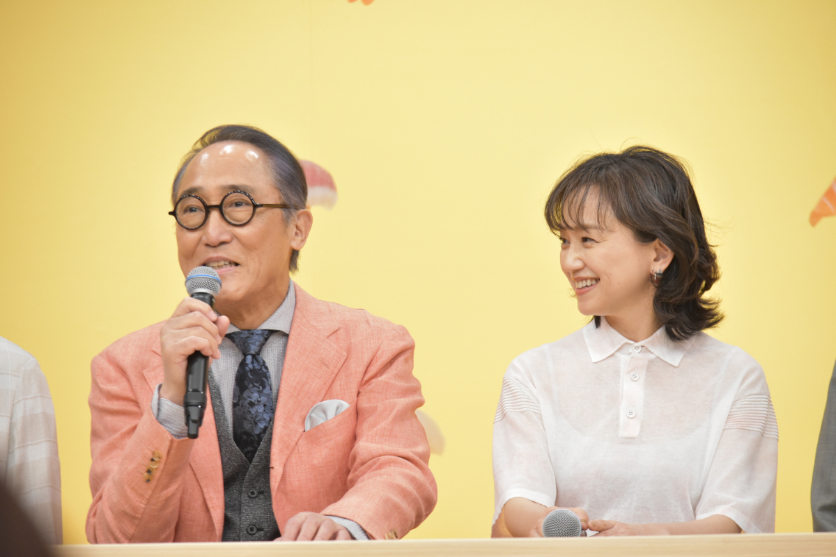 『時すでにおスシ!?』会見でマグロ解体ショーの画像