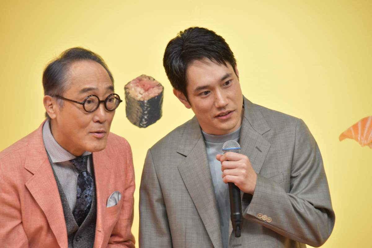 『時すでにおスシ!?』会見でマグロ解体ショーの画像