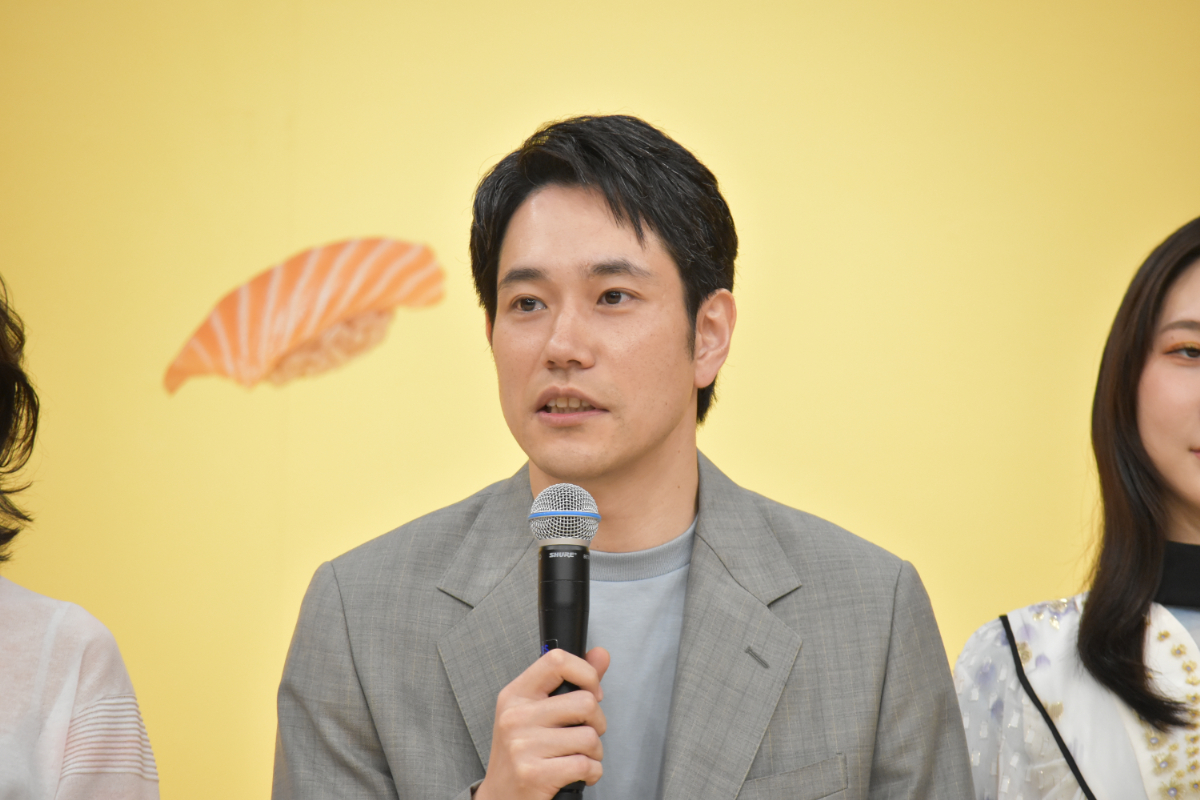 『時すでにおスシ!?』会見でマグロ解体ショーの画像