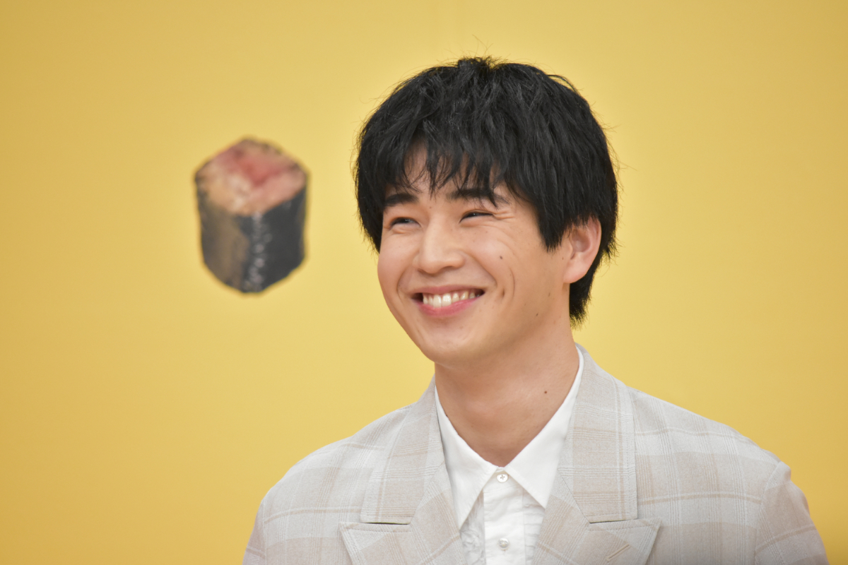 『時すでにおスシ!?』会見でマグロ解体ショーの画像