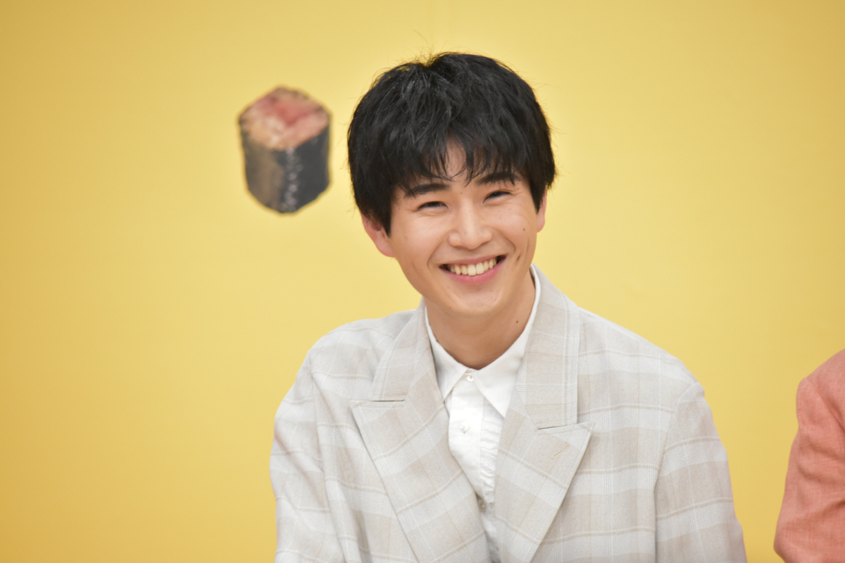 『時すでにおスシ!?』会見でマグロ解体ショーの画像