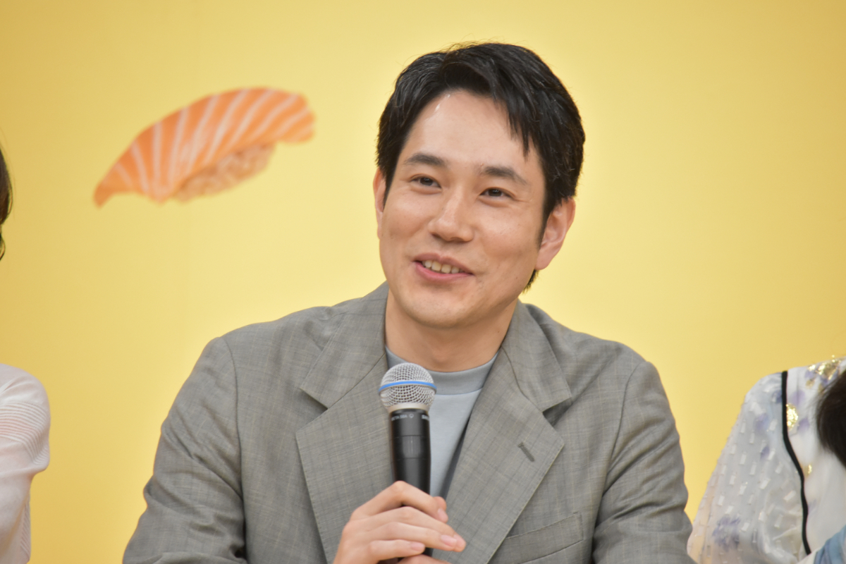 『時すでにおスシ!?』会見でマグロ解体ショーの画像