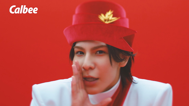 カルビー『フルグラ®』新CM『何か食べなきゃフルグラ』篇より