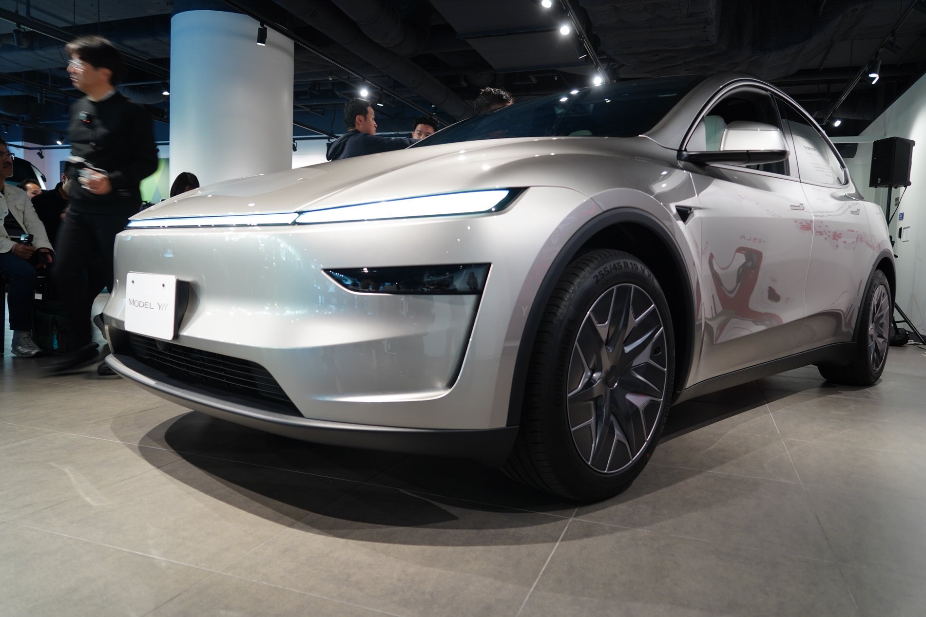 Tesla「Model Y L」