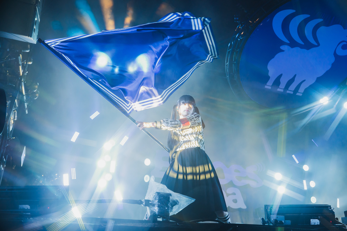 新しい学校のリーダーズ（撮影＝黒崎健一/MMT）