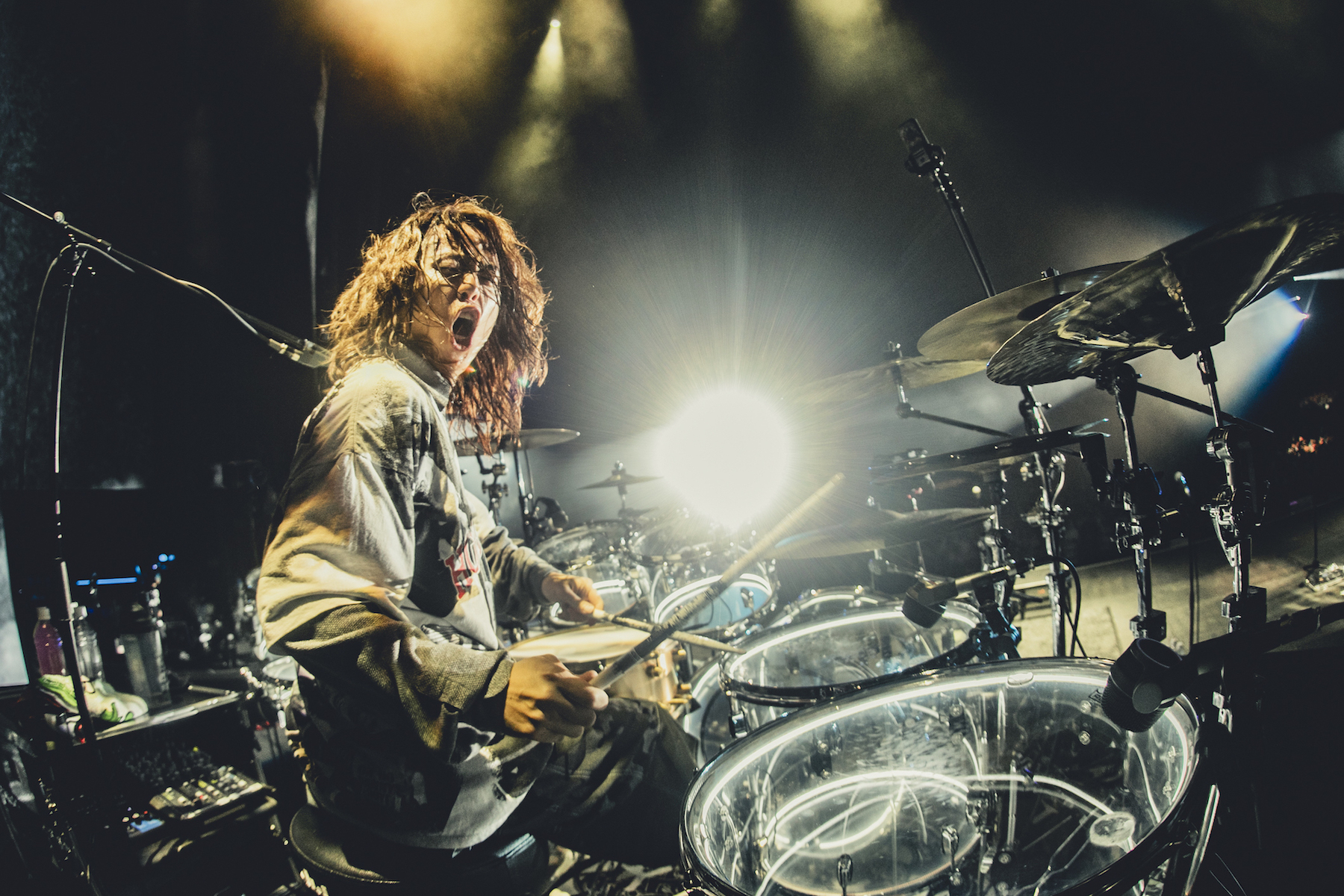 Tomoya（Dr）（Photo by Masahiro Yamada）