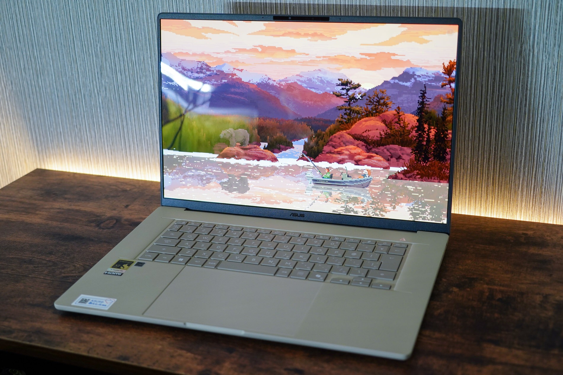 Zenbook SORA 16　使用時の様子