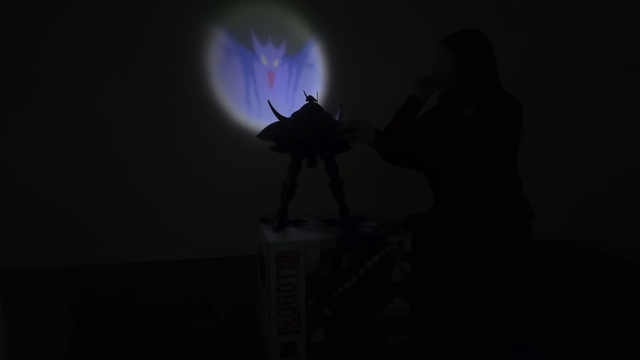 ビグザムのプラモデルに興奮するしおん