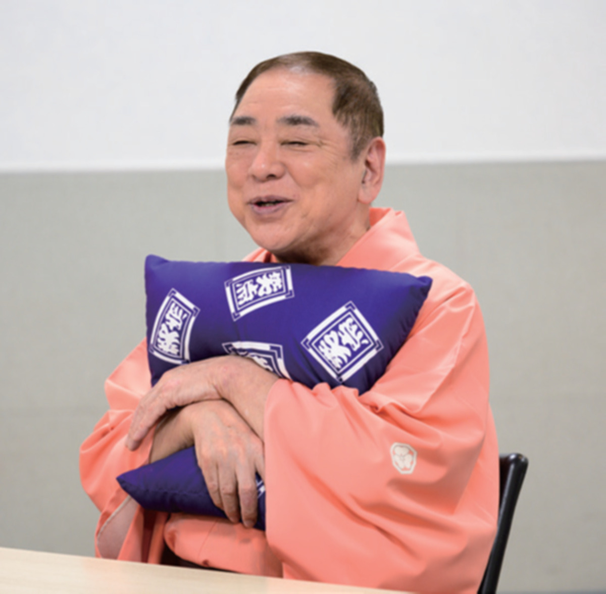 『笑点』記念ブック 付録は「笑点の座布団」の画像