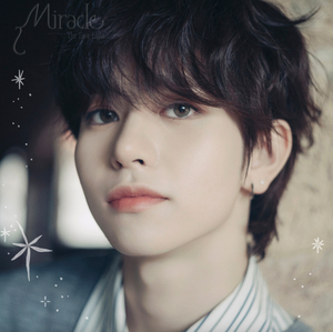 VIBY『Miracle : The First Light (メンバー別ソロ盤／全5形態)』AKITO ver. ジャケット写真