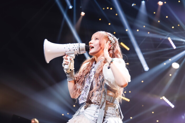 FRUITS ZIPPER 早瀬ノエル、自身が作詞作曲した初のソロ楽曲「メガフォン」配信リリース