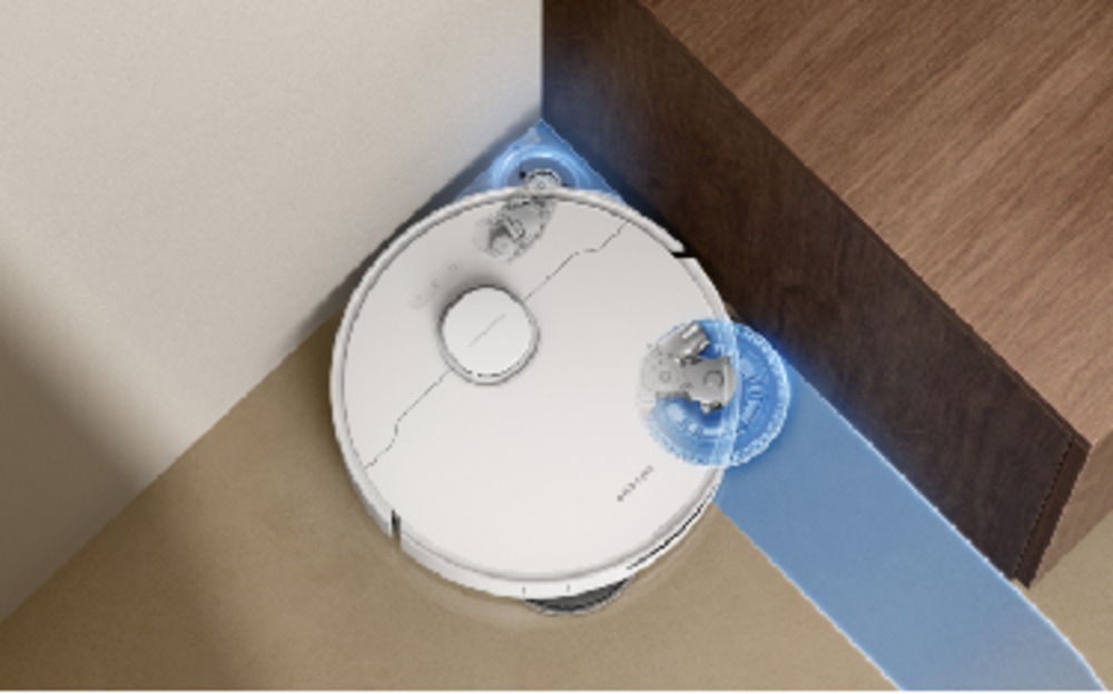 最大4cm伸びるサイドブラシとモップパッド