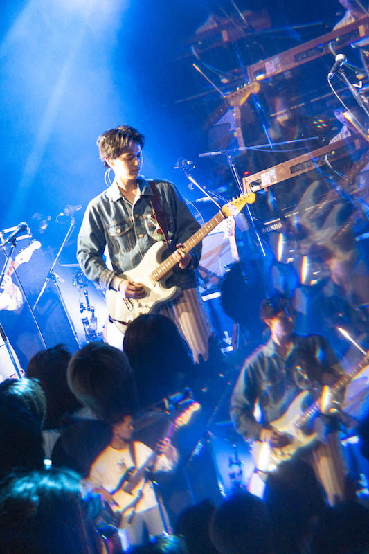 本多秀（Gt）（撮影＝纐纈悠仁）