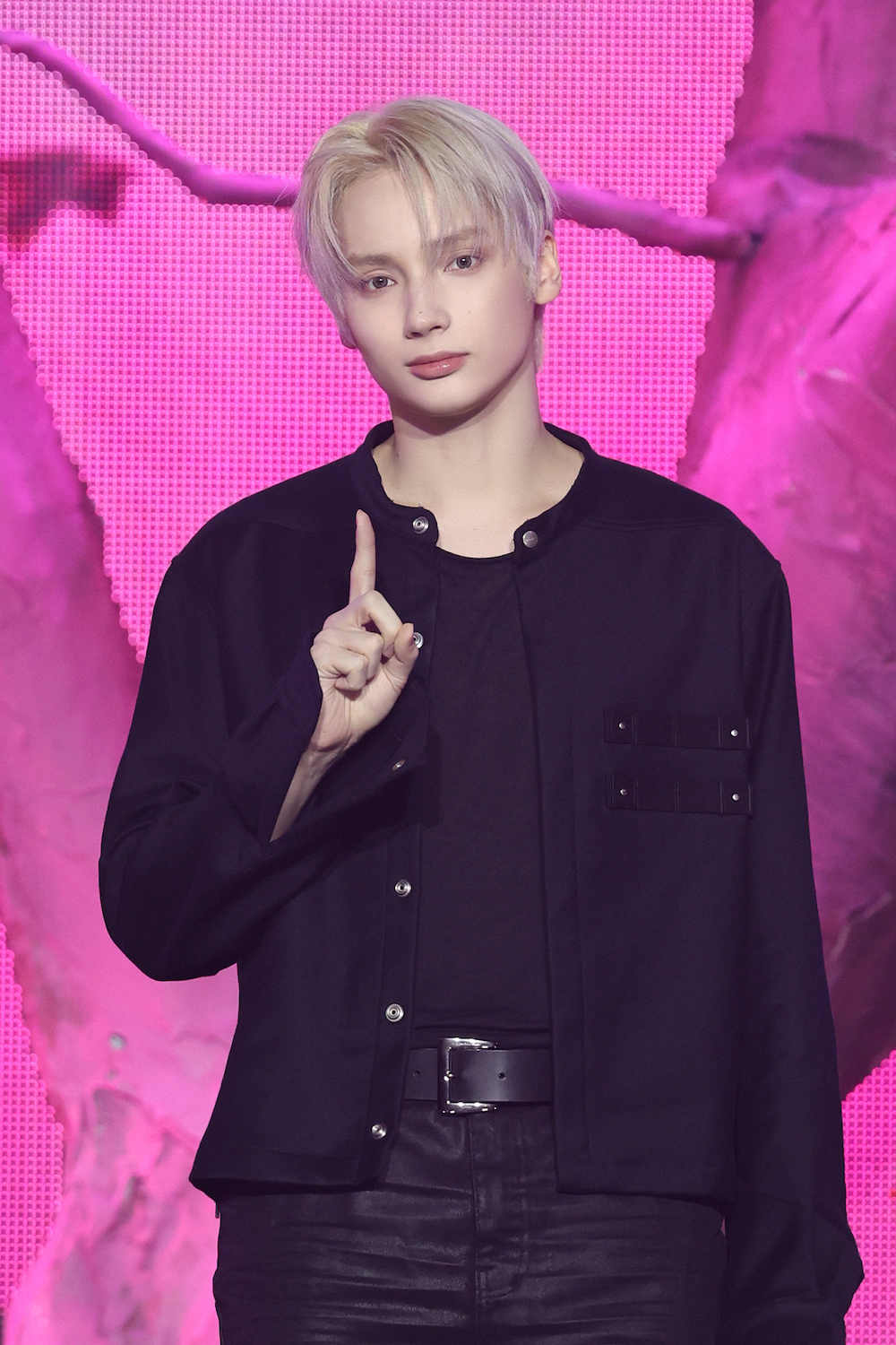 HUENINGKAI (P)&(C) BIGHIT MUSIC