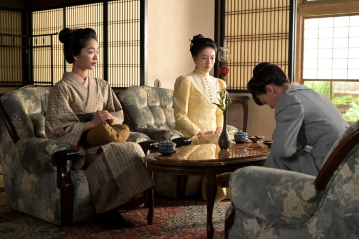 『風、薫る』第16話、捨松（多部未華子）がりん（見上愛）と直美（上坂樹里）を自宅に招く