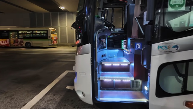 スーツが紹介した夜行バス『ドリームルリエ』