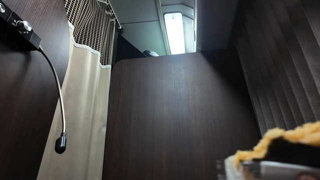 スーツが紹介した夜行バス『ドリームルリエ』