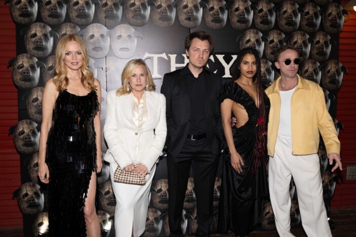 『ゼイ・ウィル・キル・ユー』製作者＆キャスト陣が異才監督を語る　メイキング写真も